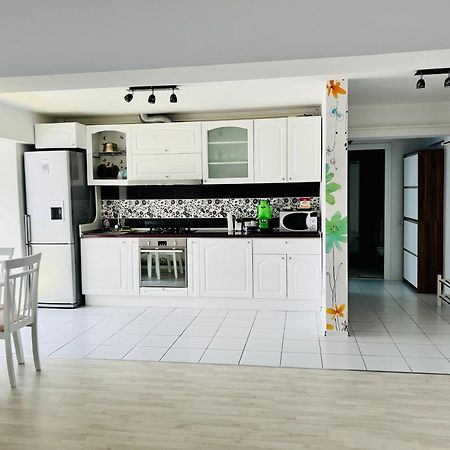 Panoramic M&M Apartment Σουκεάβα Εξωτερικό φωτογραφία