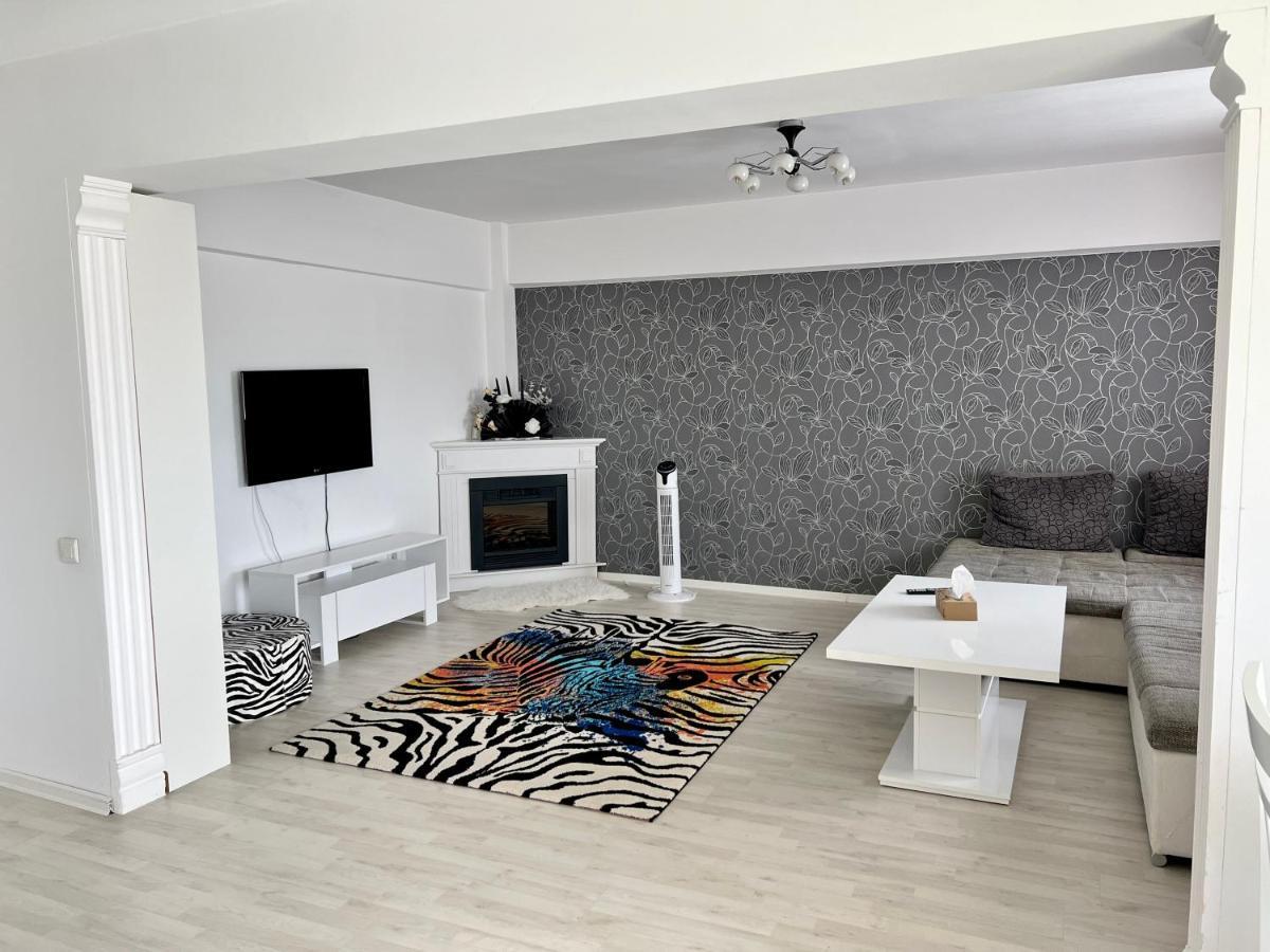 Panoramic M&M Apartment Σουκεάβα Εξωτερικό φωτογραφία
